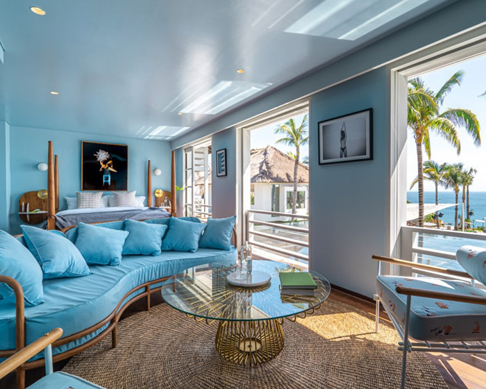 clubhouse at ulu surf hotel