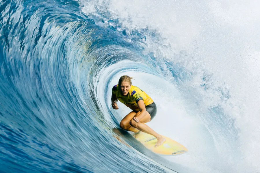 stephanie gilmore wsl female professional surfer 
