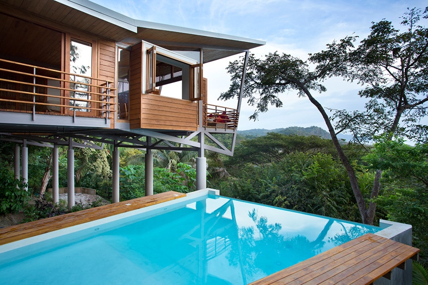 floating house costa rica