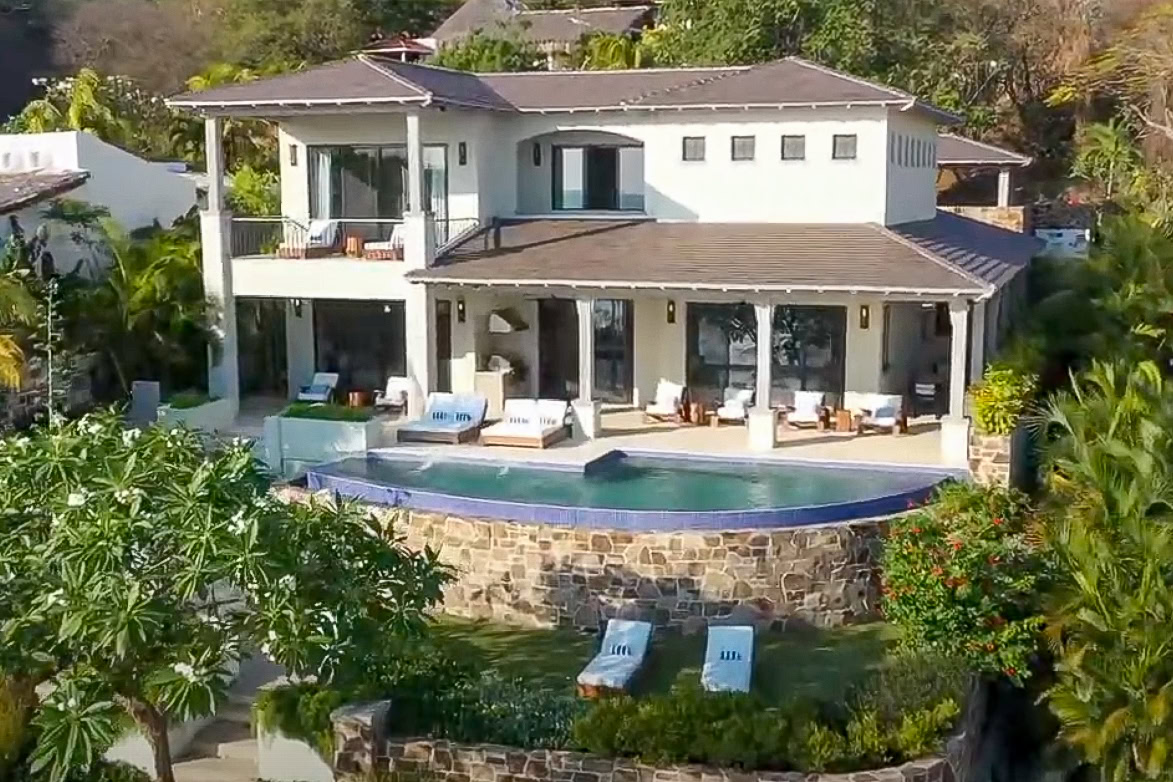Luxury beachfront villa in nicaragua for surf trip / Rancho Santana