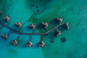 How to travel the world / Maldives bungalows