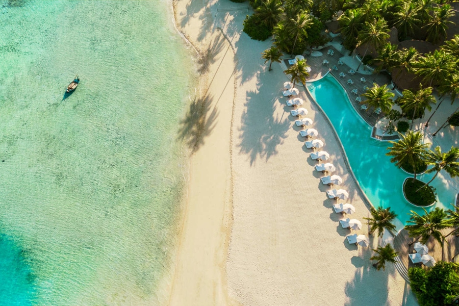 maldives surf resorts