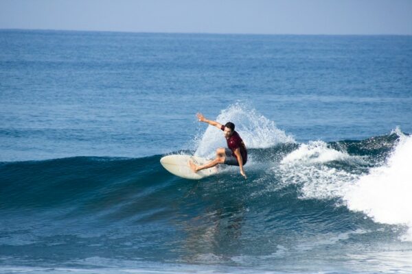 playa guiones surf
