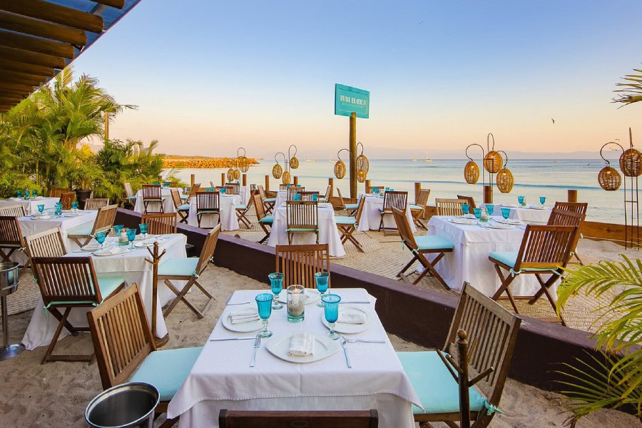 seafood restaurant with ocean view