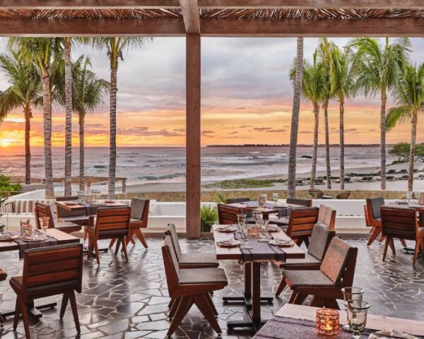 outdoor oceanfront restaurant