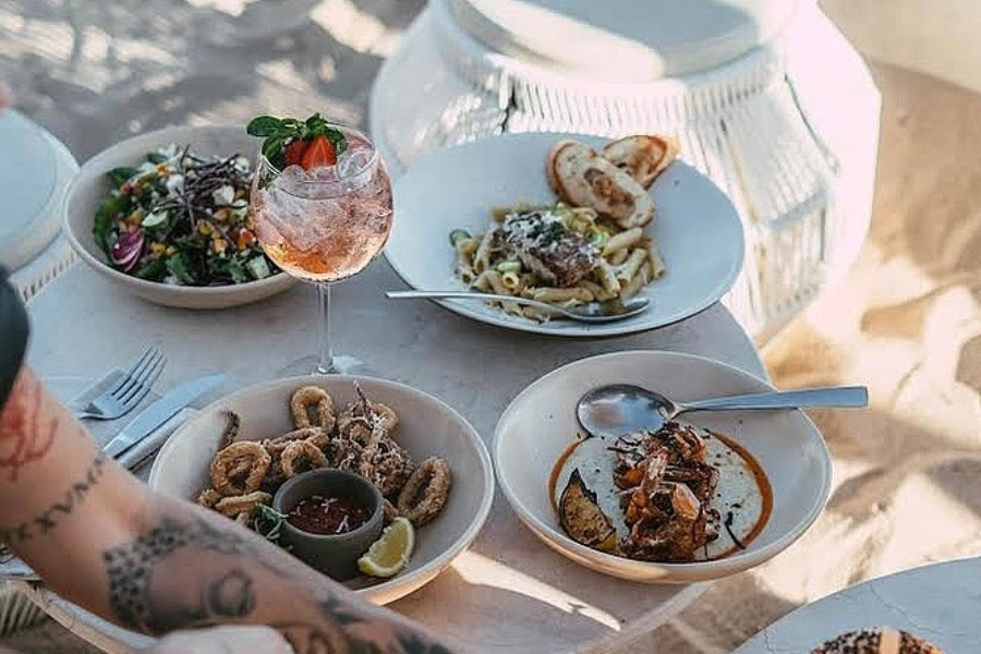 Italian-inspired meal by the beach