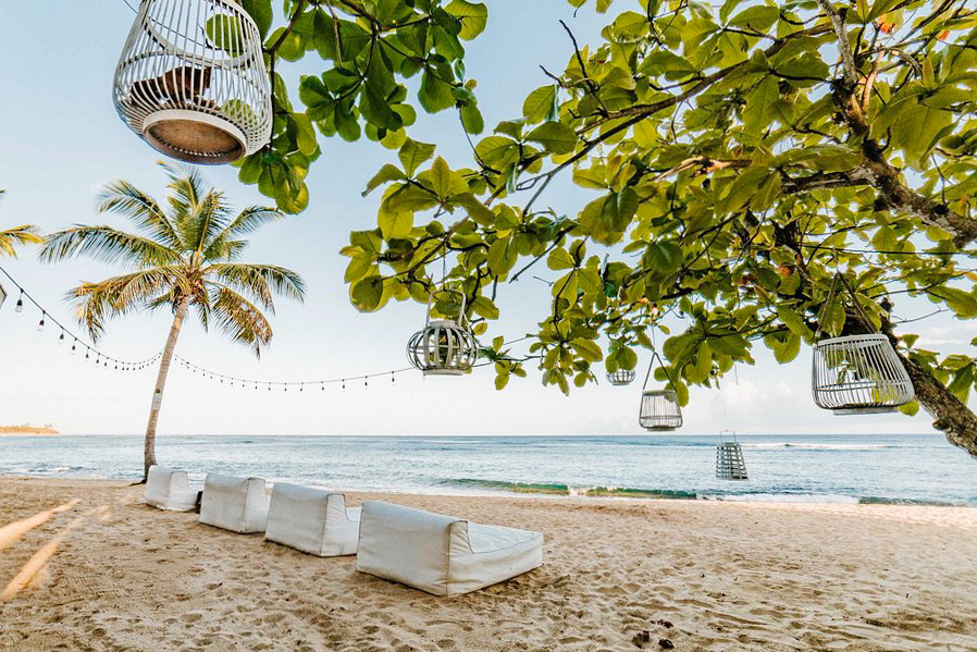 Beachfront hotel in Aguadilla Puerto Rico - Villa Montana Beach Resort 