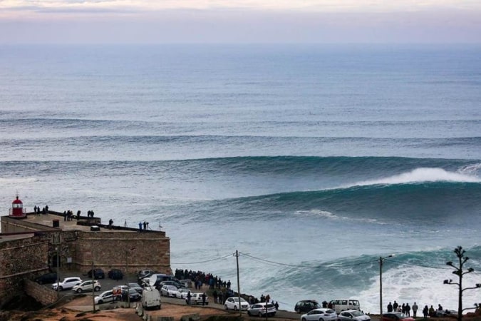 surfing portugal nazare