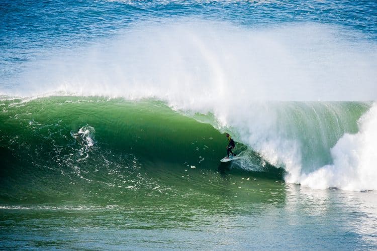 surfing portugal coxos