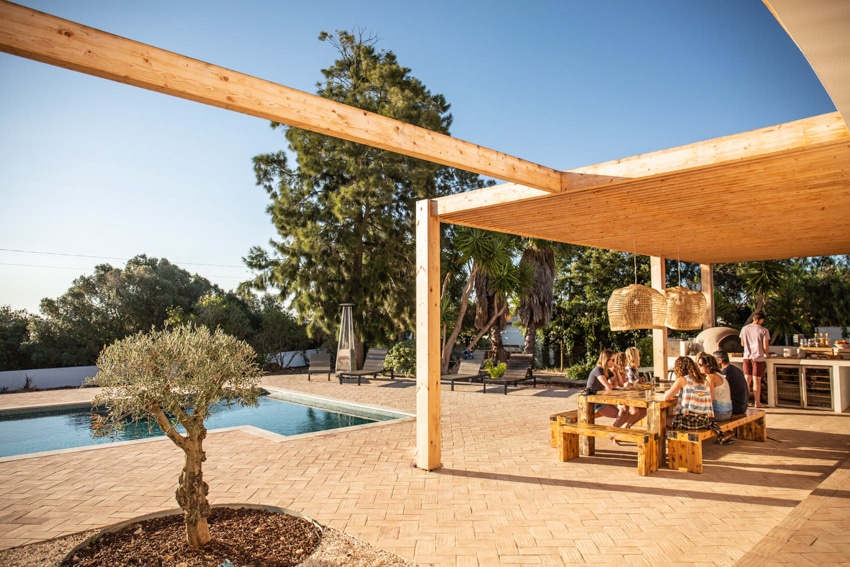 tiny whale surf lodge